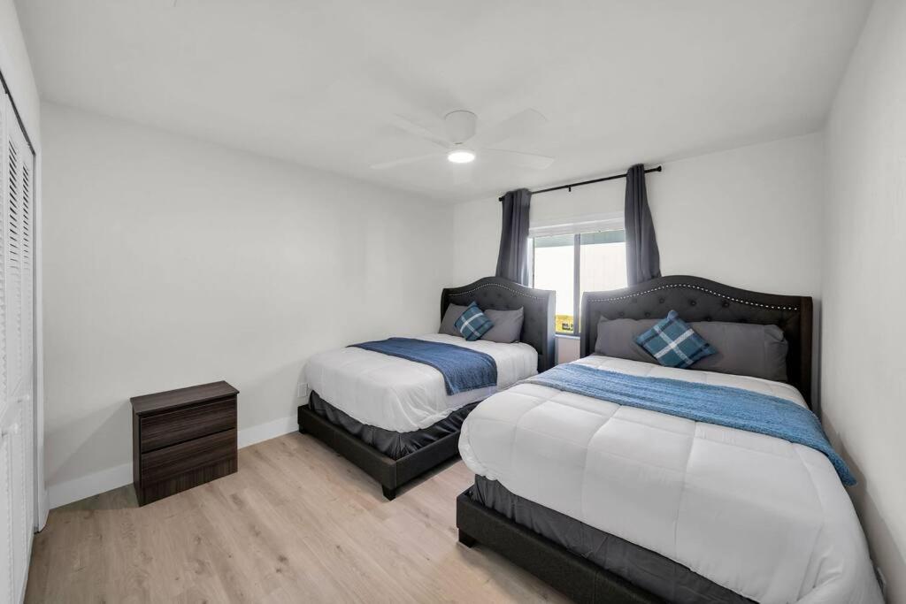 הוילה Luxury Waterfront Haven In Cape Coral - Dog-Friendly Escape With Private Pool מראה חיצוני תמונה