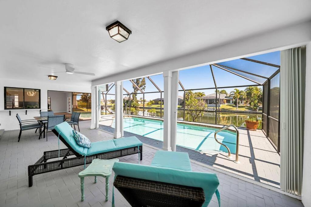 הוילה Luxury Waterfront Haven In Cape Coral - Dog-Friendly Escape With Private Pool מראה חיצוני תמונה